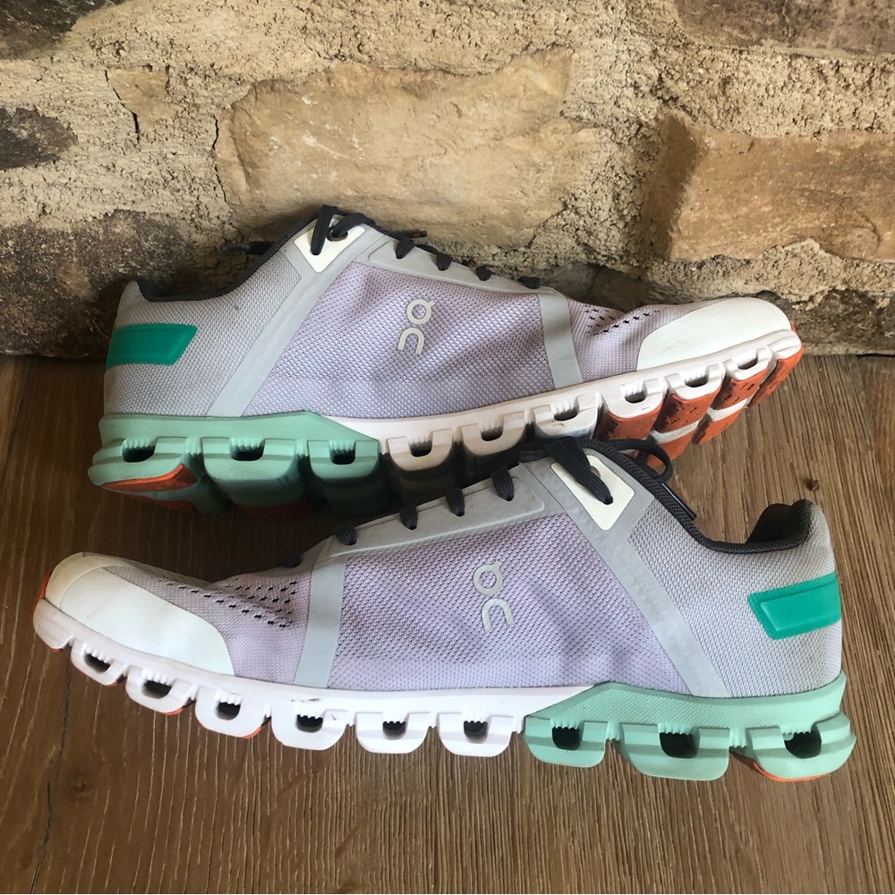 On running women’s Cloudflow sneakers size 10.5 price firm! - Picture 3 of 9